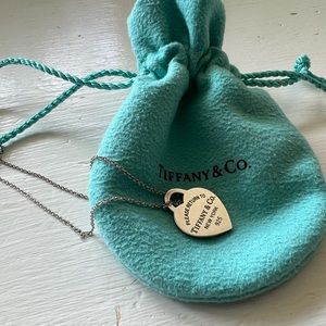 Tiffany and Co. Return to Tiffany Necklace
